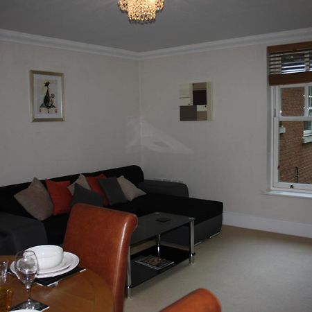Canterbury Elms Court Διαμέρισμα Δωμάτιο φωτογραφία